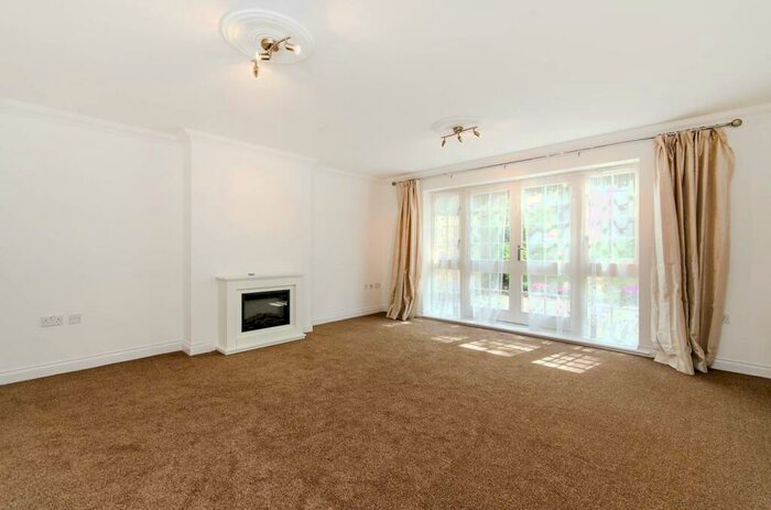 4 Bedroom Terraced House To Rent In Cottage Close, Harrow On The Hill, Harrow, HA2