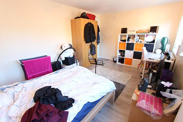 4 Bedroom Apartment To Rent In Bayham Street, London, NW1