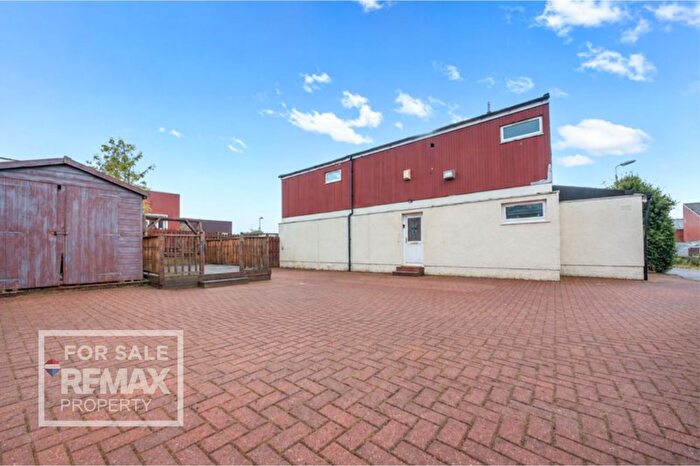 4 Bedroom Detached House For Sale In Carlyle Court, Livingston, EH54