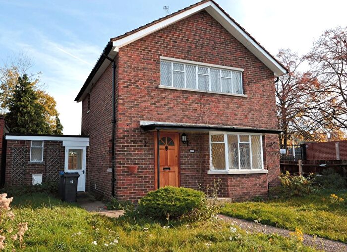 3 Bedroom Flat To Rent In Richmond Road, Kingston Upon Thames, KT2