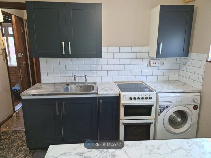 1 Bedroom Maisonette To Rent In Holgate, Basildon, SS13