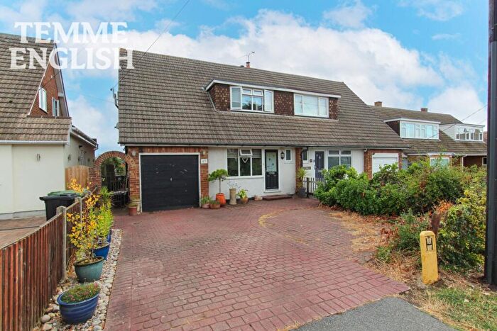4 Bedroom Semi-Detached House For Sale In Guernsey Gardens, Wickford, SS11