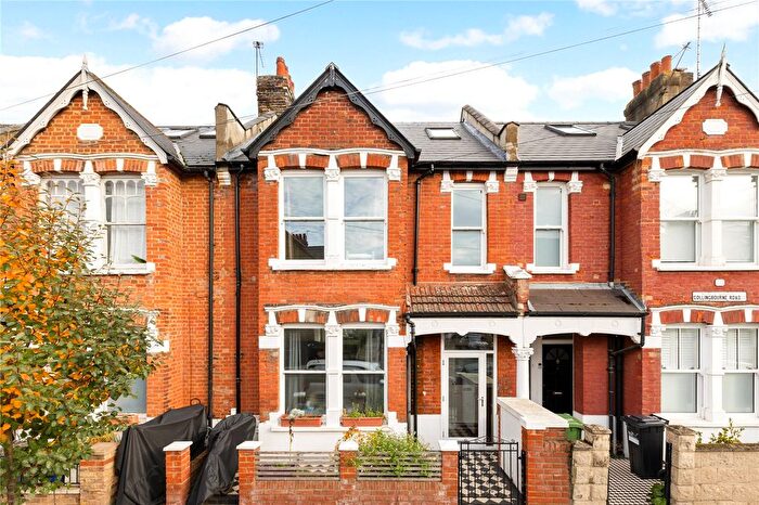 2 Bedroom Flat For Sale In Collingbourne Road, London, W12
