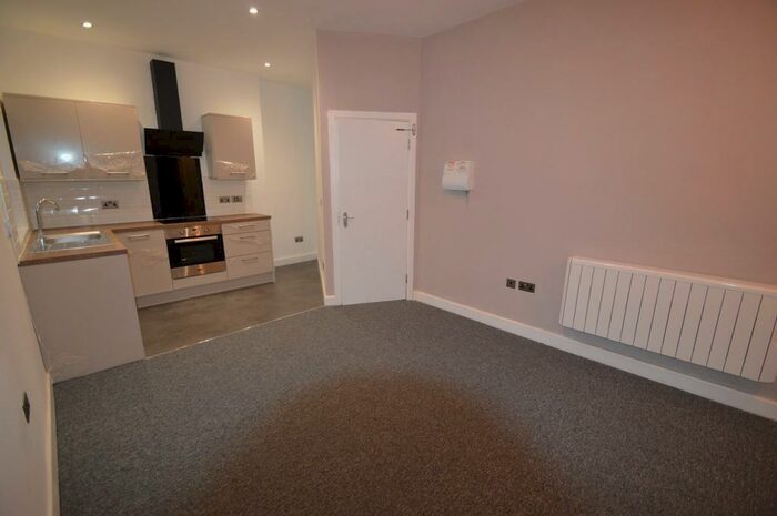 1 Bedroom Flat To Rent In Bramhall Lane, Davenport, Stockport, SK2