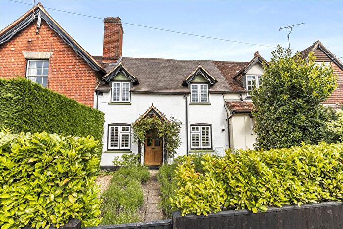 3 Bedroom Terraced House For Sale In Petworth Road, Chiddingfold, Godalming, Surrey, GU8
