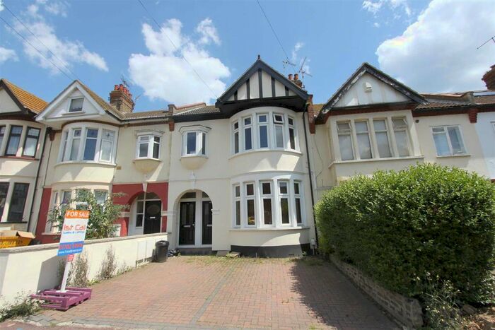2 Bedroom Flat To Rent In Park Lane, Southend On Sea, SS1