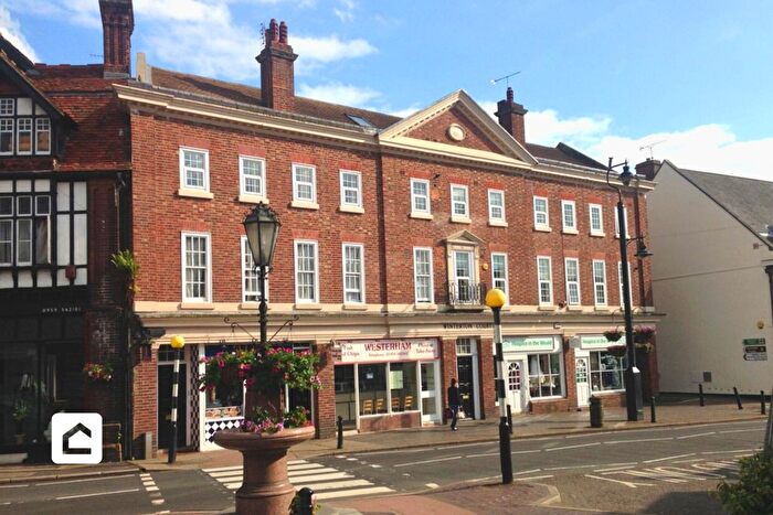 2 Bedroom Flat To Rent In Market Square, Westerham, Kent, TN16