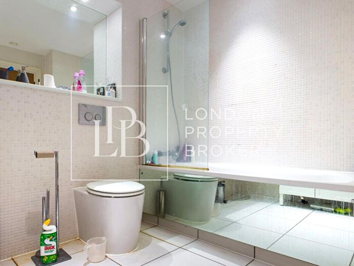 3 Bedroom Apartment To Rent In Indescon Square, London, E14