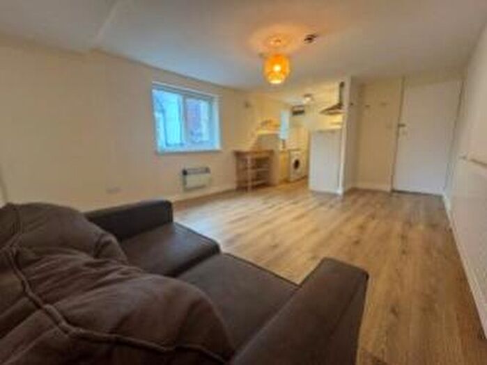 1 Bedroom Flat To Rent In Marlborough Road, Roath, CF23