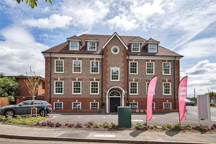 2 Bedroom Flat For Sale In York Rise, Orpington, BR6