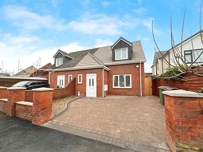 3 Bedroom Semi-Detached House To Rent In Crown Close, Formby, L37