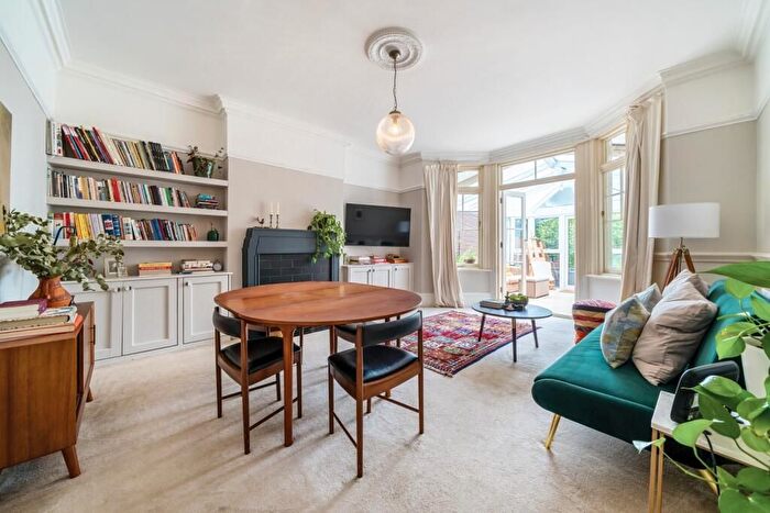 2 Bedroom Flat To Rent In Birch Grove, London, SE12