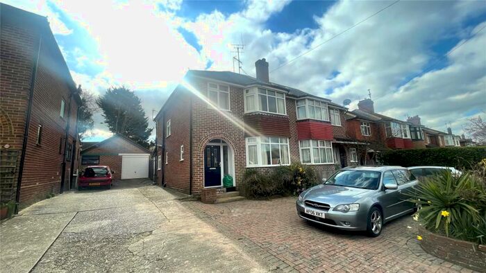 3 Bedroom Semi-Detached House To Rent In Chiltern Crescent, Earley, Reading, Berkshire, RG6