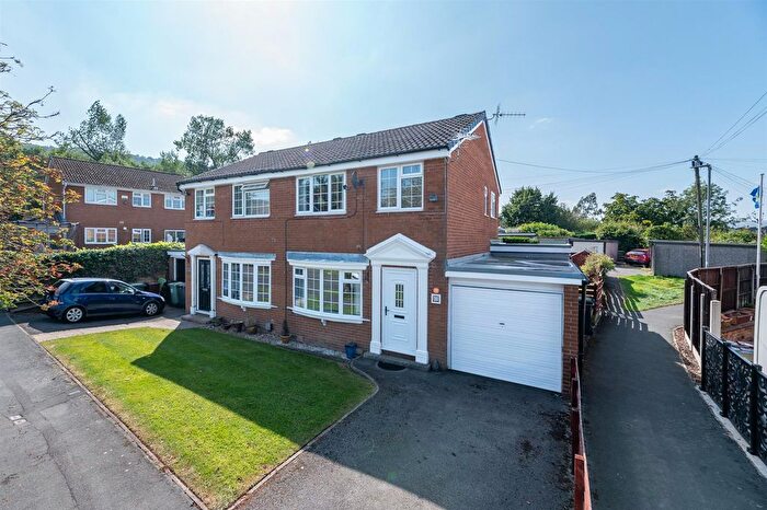 3 Bedroom Semi-Detached House For Sale In Cambridge Drive, Otley, LS21