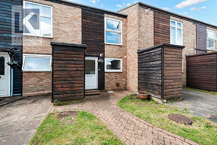 2 Bedroom Terraced House For Sale In Edwards Close, Worcester Park, KT4