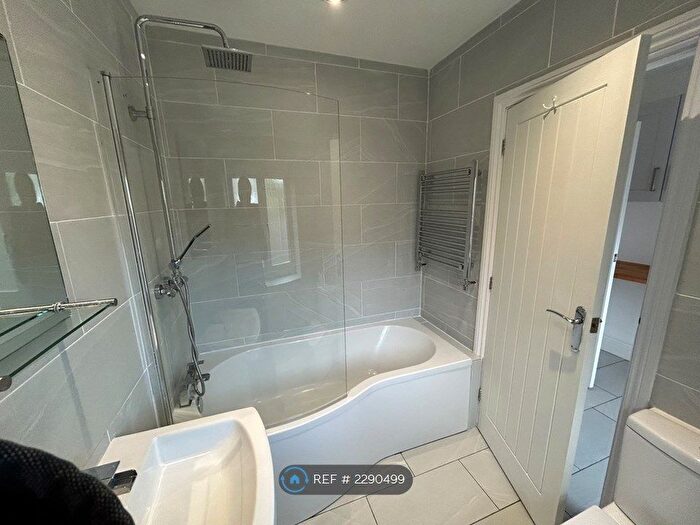 2 Bedroom Bungalow To Rent In Trewedna Lane, Perranwell Station, Truro, TR3