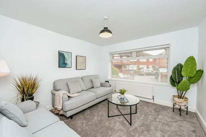 4 Bedroom Semi-Detached House To Rent In Sunnymede Drive, Maghull, L31