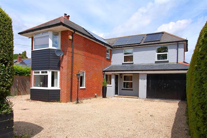 4 Bedroom Detached House For Sale In Cholderton Road, Grateley, Andover, SP11