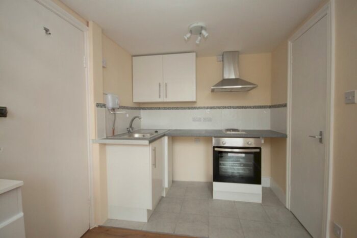 Studio To Rent In Torrington Park, North Finchley, London, N12