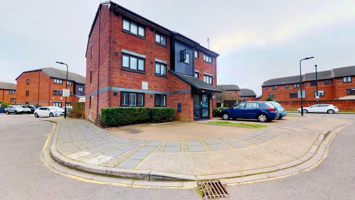 1 Bedroom Flat To Rent In Garrett Close, London, W3