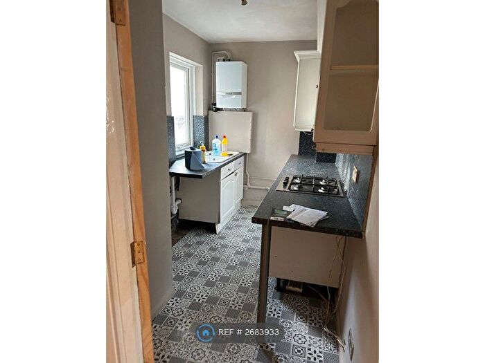 2 Bedroom Flat To Rent In Acacia Court, Brighton, BN1