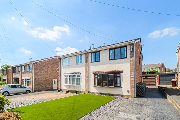3 Bedroom Semi-Detached House For Sale In Cavewell Close, Ossett, WF5