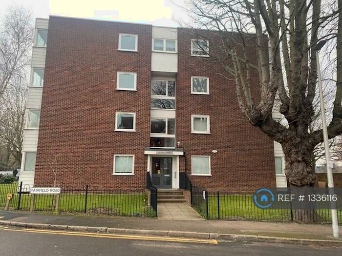 2 Bedroom Maisonette To Rent In Aston Court, Woodford Green, IG8