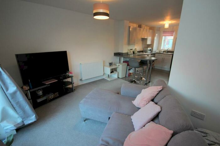 2 Bedroom End Of Terrace House To Rent In Hutchings Drive, Tithebarn, Exeter, EX1