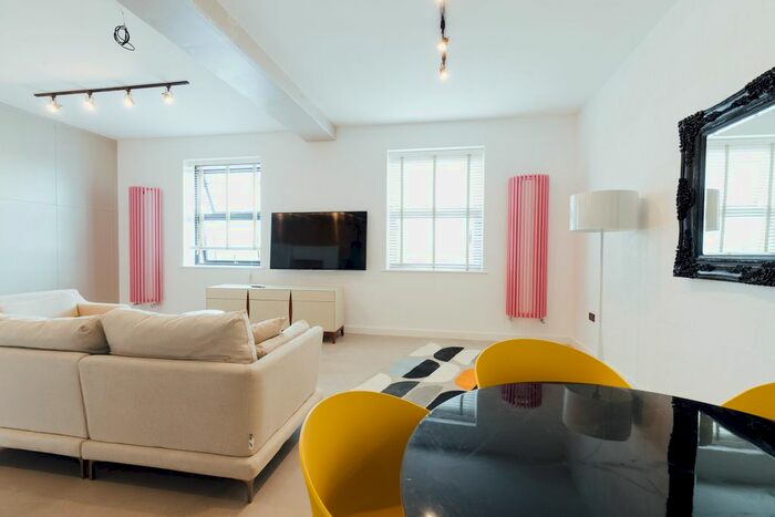 2 Bedroom Flat To Rent In Canal House, Loughborough LE11