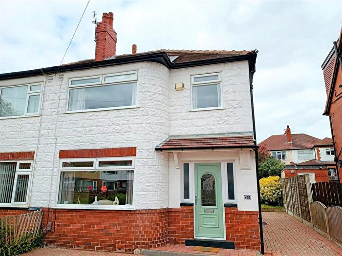 3 Bedroom Semi-Detached House To Rent In Hawkhill Drive, Leeds, LS15