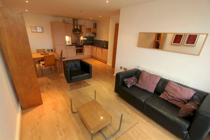 2 Bedroom Flat To Rent In St James Quay, Brewery Wharf, LS10