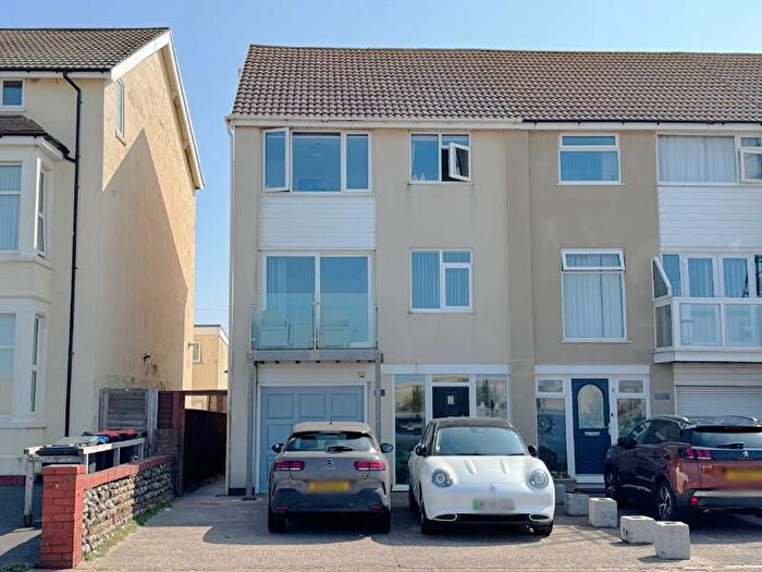 4 Bedroom Town House For Sale In Promenade North, Thornton-Cleveleys, FY5
