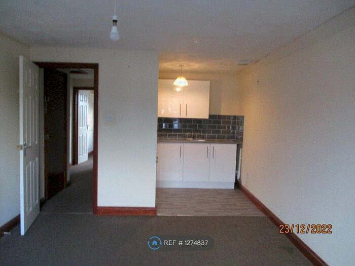 1 Bedroom Flat To Rent In High Street, Ludgershall, Andover, SP11