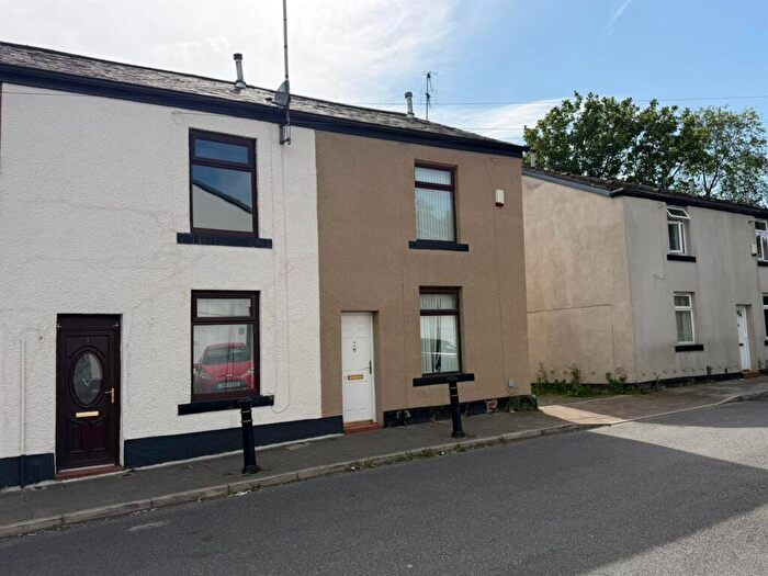2 Bedroom Terraced House For Sale In Whetstone Hill Lane, Oldham, OL1