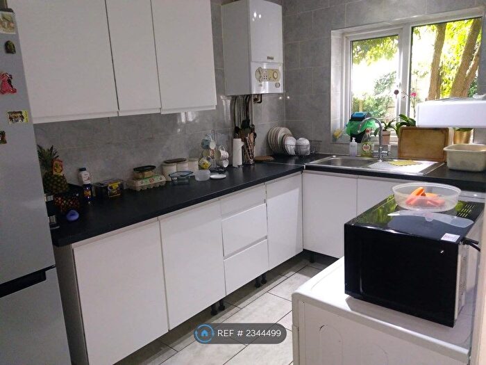 2 Bedroom Maisonette To Rent In Alma Row, Harrow, HA3