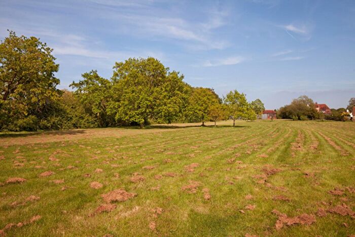 4 Bedroom Detached House For Sale In Church Road, Ramsden Bellhouse, Billericay, CM11