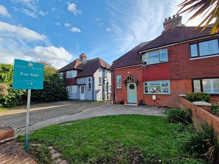 3 Bedroom Semi Detached House For Sale In Roman Grove, Portchester, PO16