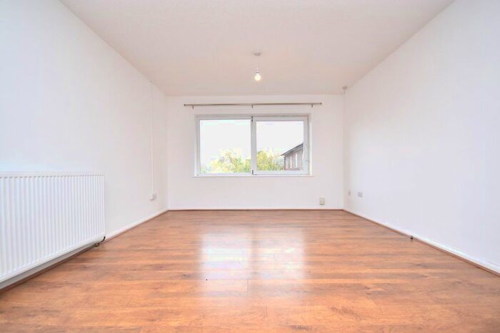 2 Bedroom Flat To Rent In The Maltings, Saffron Walden, CB10