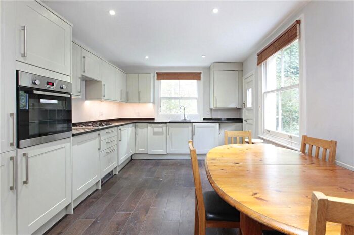 2 Bedroom Flat To Rent In Aliwal Road, Battersea, SW11