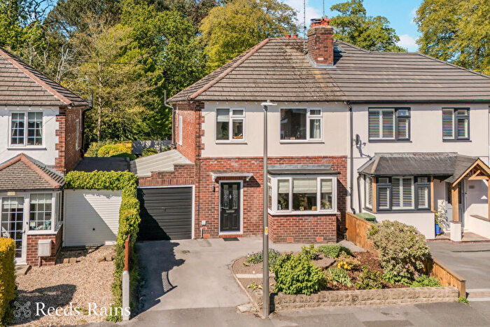 3 Bedroom Semi Detached House For Sale In Clifford Road, Macclesfield, Cheshire, SK11