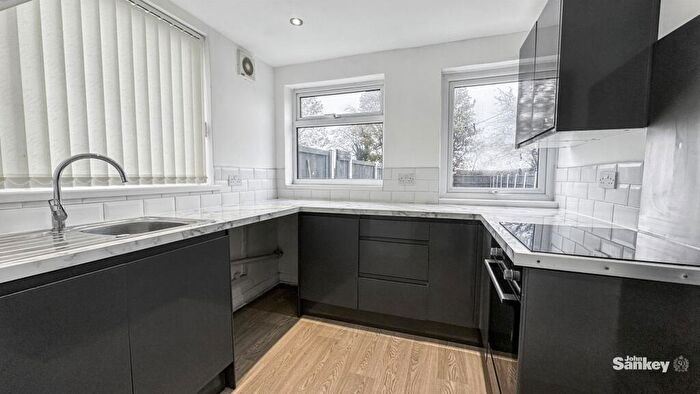 2 Bedroom Semi-Detached House For Sale In Edgehill Grove, Mansfield Woodhouse, NG19