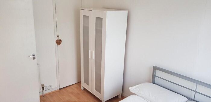 1 Bedroom Flat To Rent In Oakley Square, London, NW1