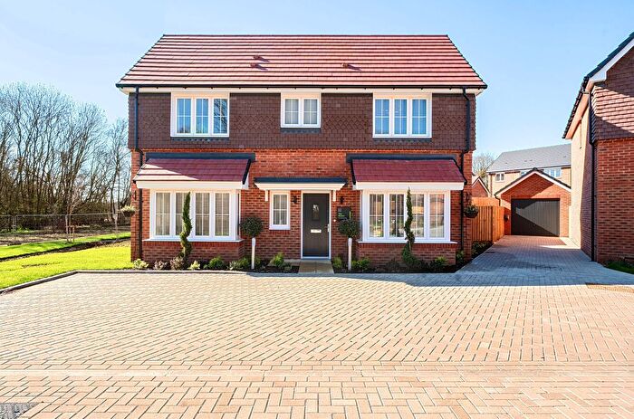 4 Bedroom Detached House For Sale In Millet Road, Finchwood Park, Wokingham, Berkshire, RG40