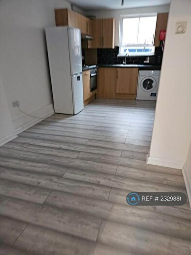 1 Bedroom Flat To Rent In Commercial Road, London, E14