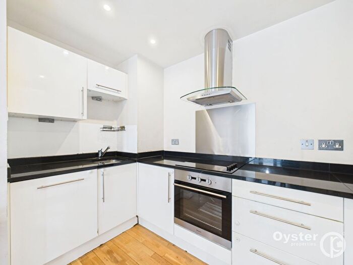 2 Bedroom Flat To Rent In Ilford Hill, Icon Building, IG1