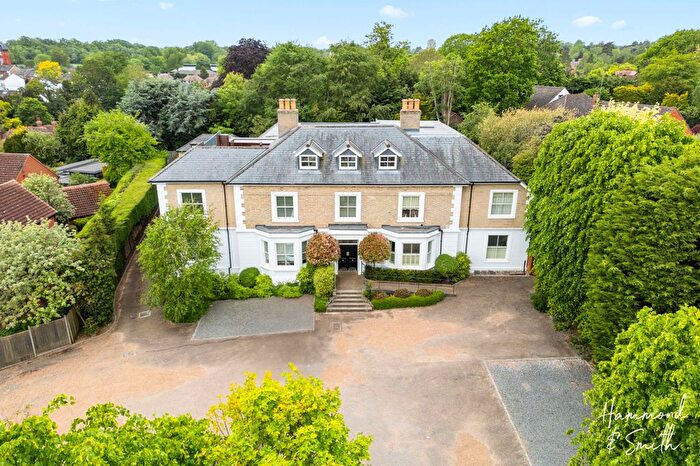 2 Bedroom Flat For Sale In Chantry Road, Bishop's Stortford, CM23