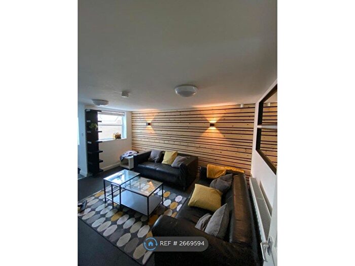6 Bedroom Semi-detached House To Rent In Albert Edward Road, Liverpool, L7
