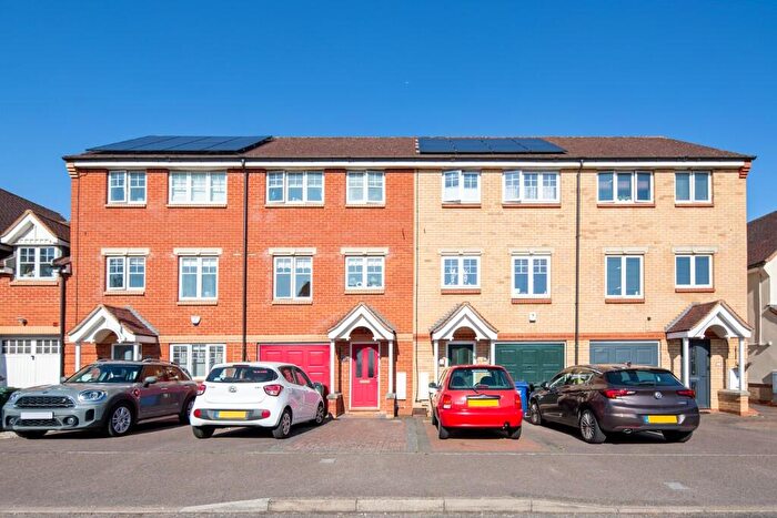 3 Bedroom Town House For Sale In Cranesbill Drive, Bicester, Oxfordshire, OX26