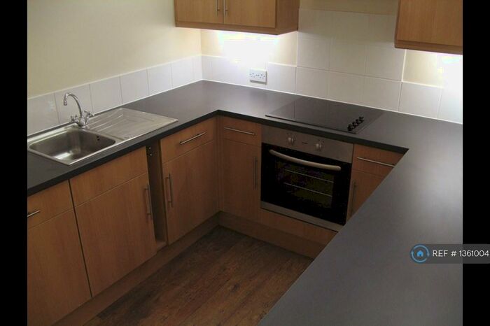 2 Bedroom Flat To Rent In Selsdon Road, South Croydon, CR2