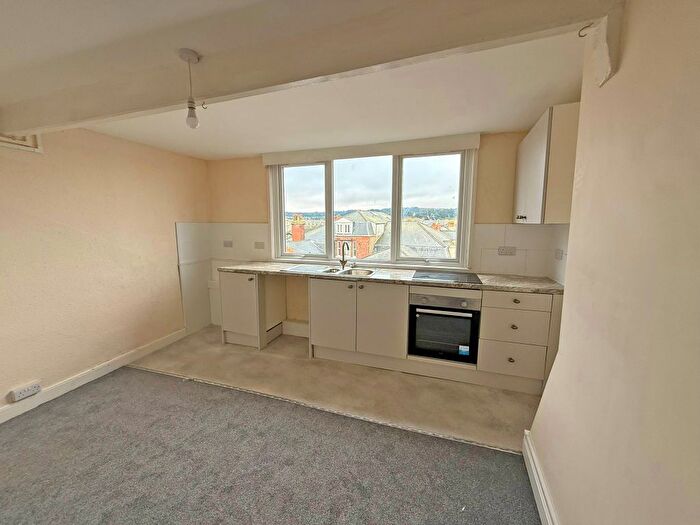1 Bedroom Flat To Rent In Crown Crescent, Scarborough, YO11